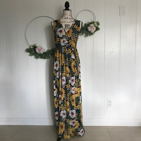 Forever 21 Dresses & Skirts - long sleeveless dress